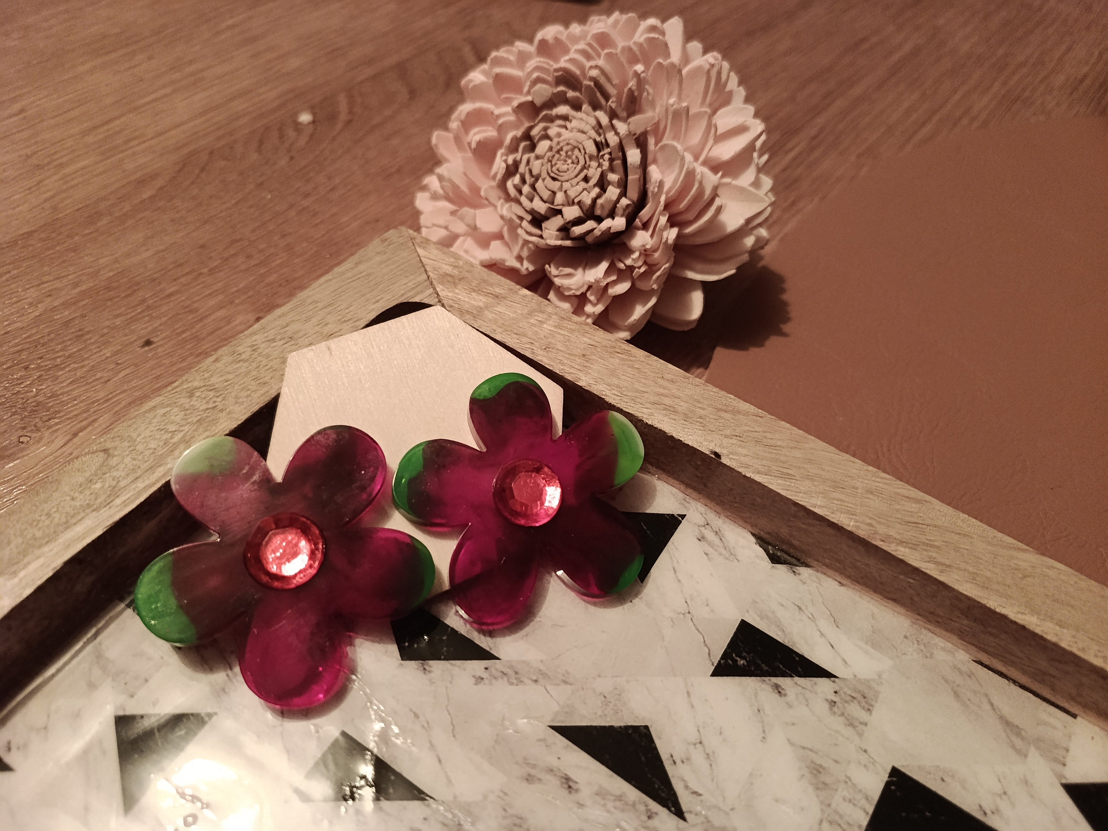Boucles d'oreilles Fleurs Bordeaux – Pièce unique artisanale