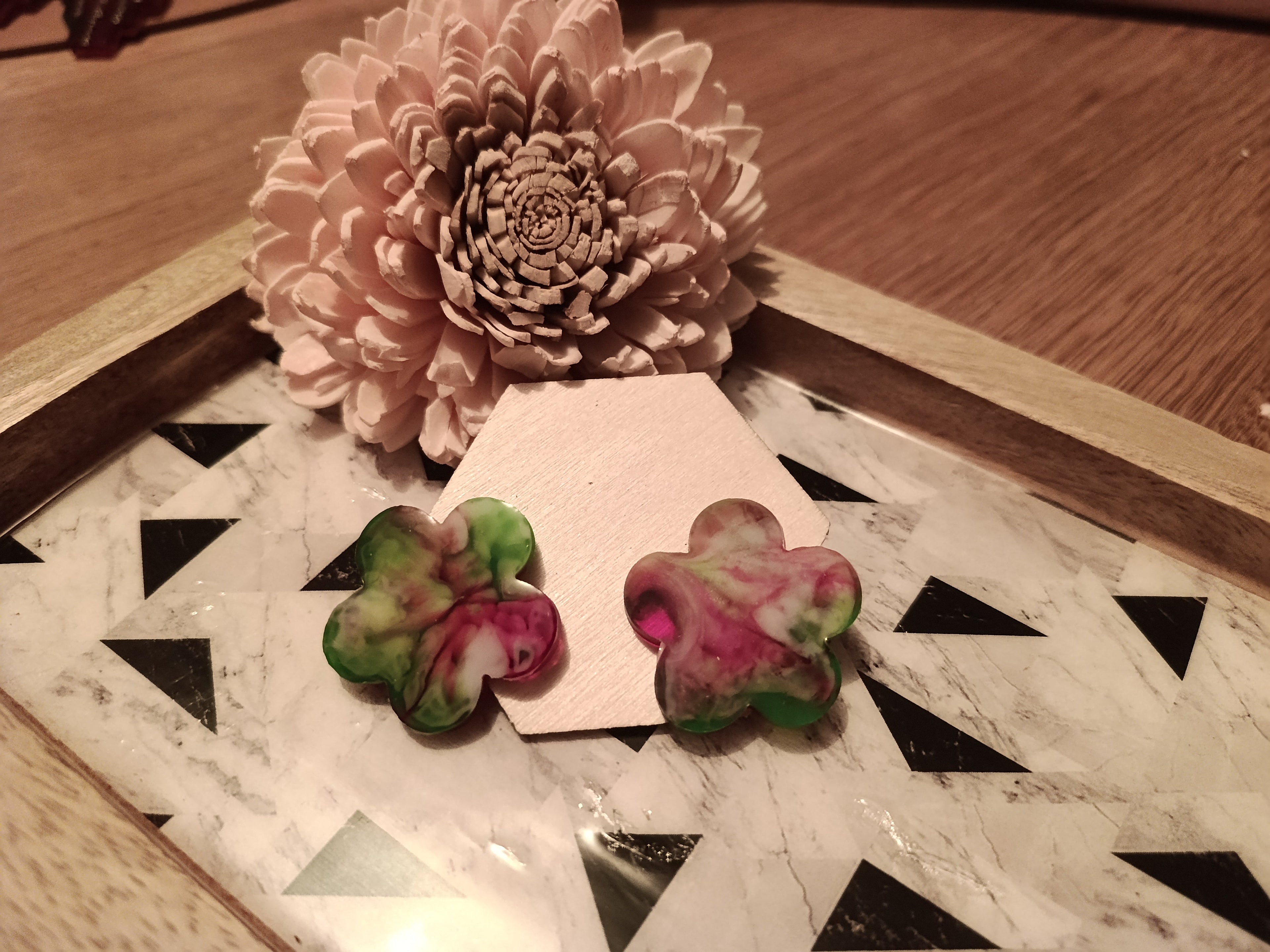 Boucles d'oreilles Fleurs Marbré Rose & Vert – Pièce unique artisanale