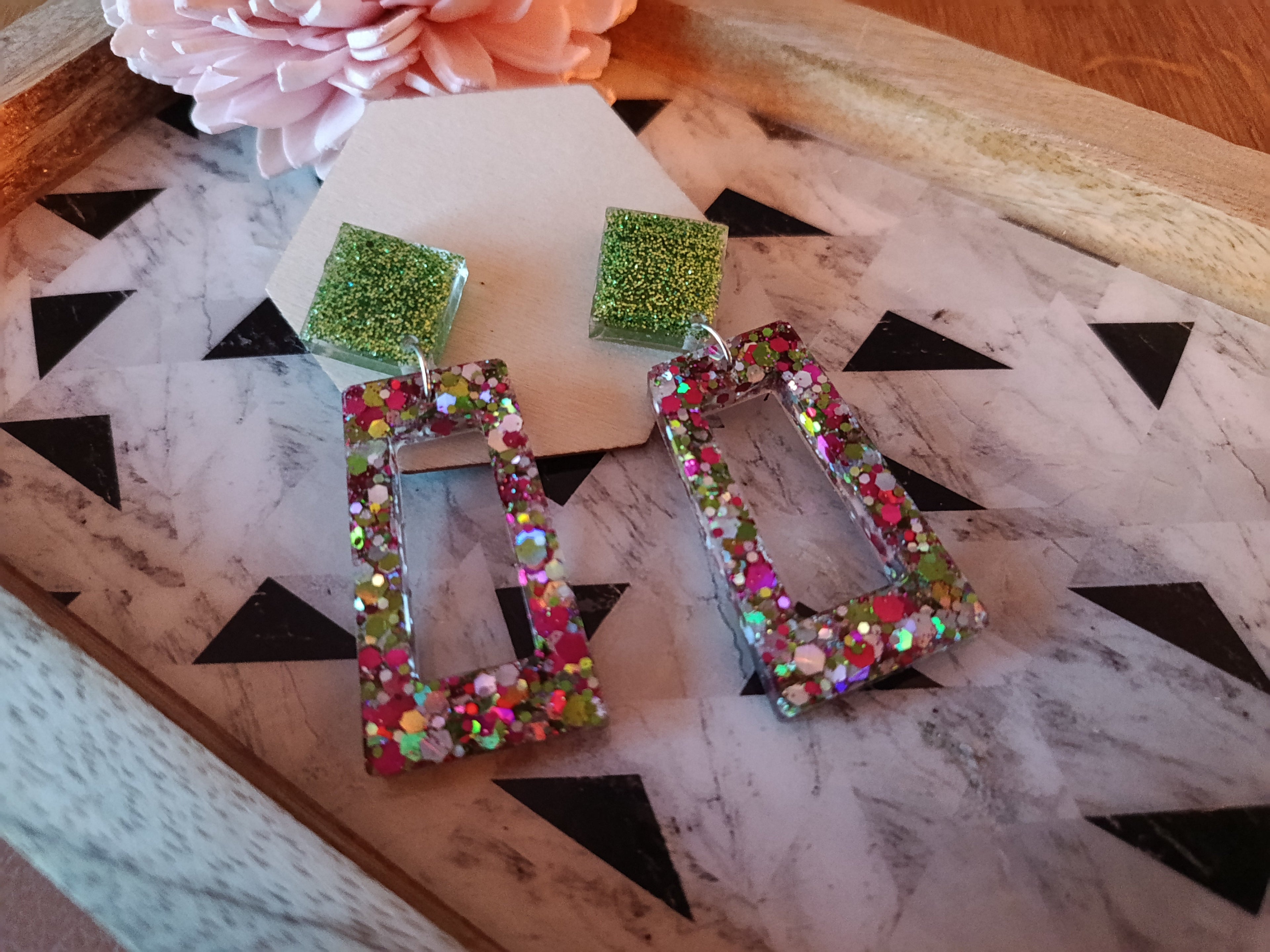 Boucles d'oreilles Pendantes Carrées Vertes & Rectangles — Paillettes Multicolores