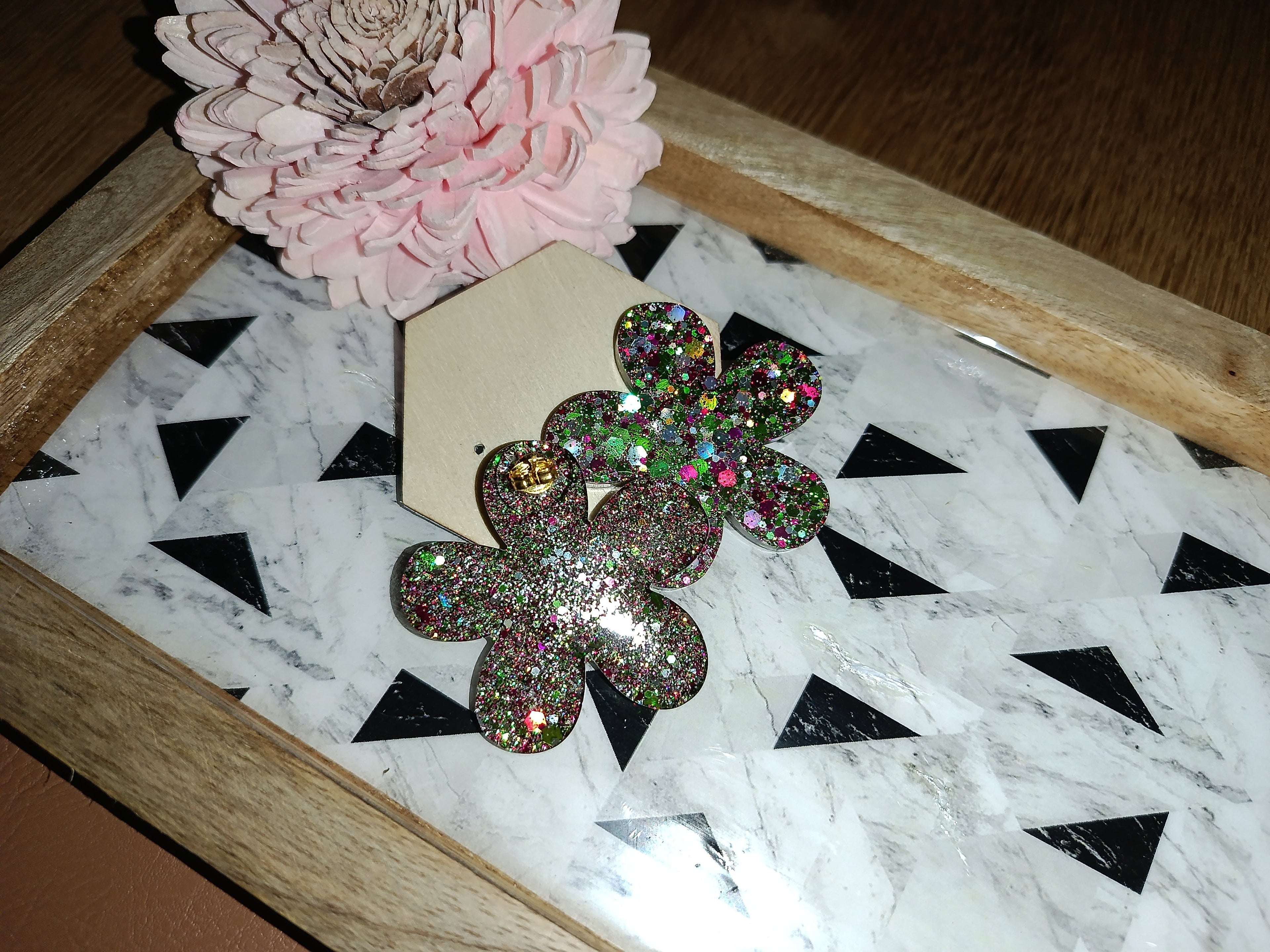 Boucles d'oreilles Puces Fleur — Paillettes Multicolores Fête