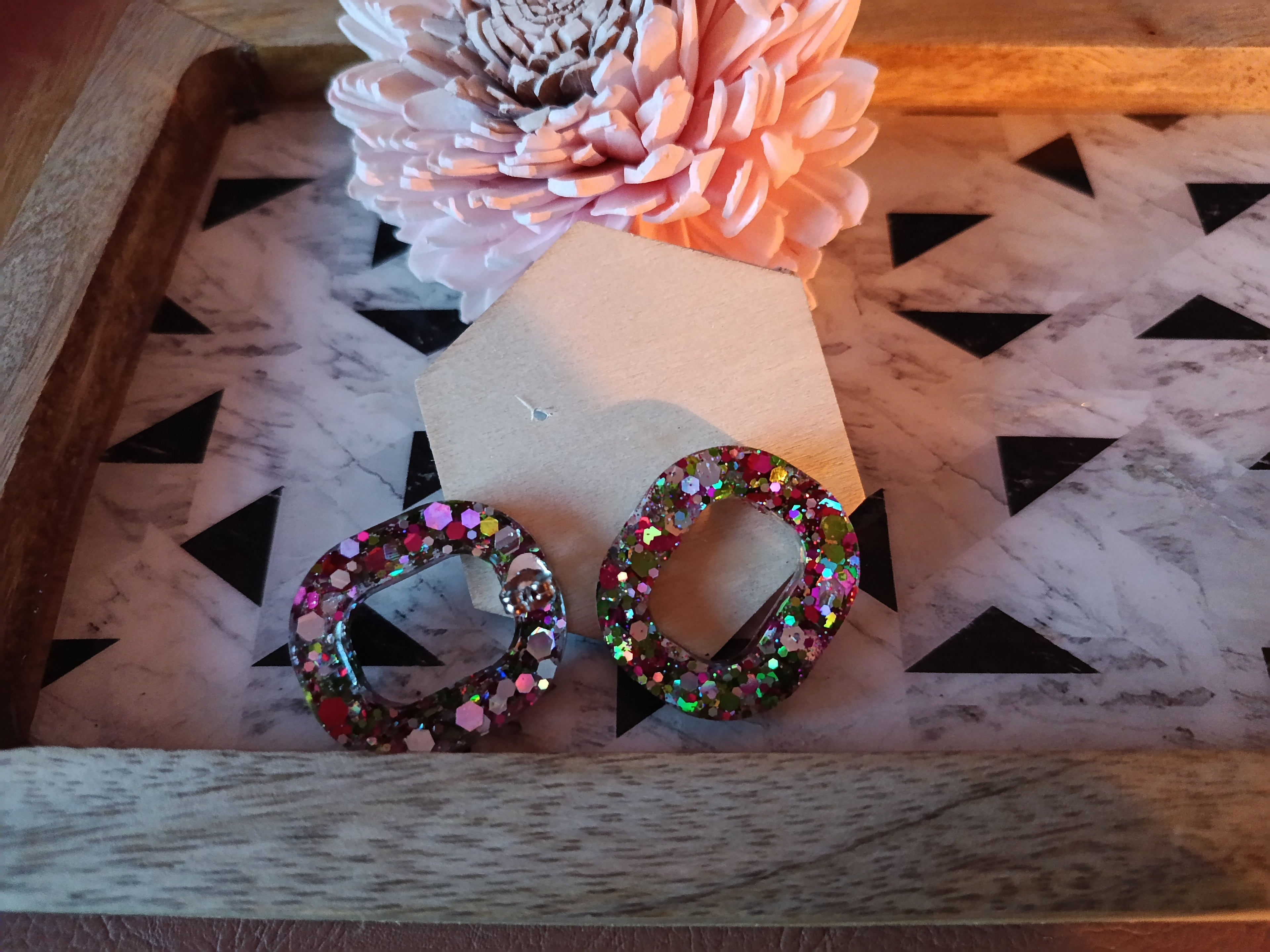 Boucles d'oreilles Puces Cercle — Paillettes Multicolores Festives