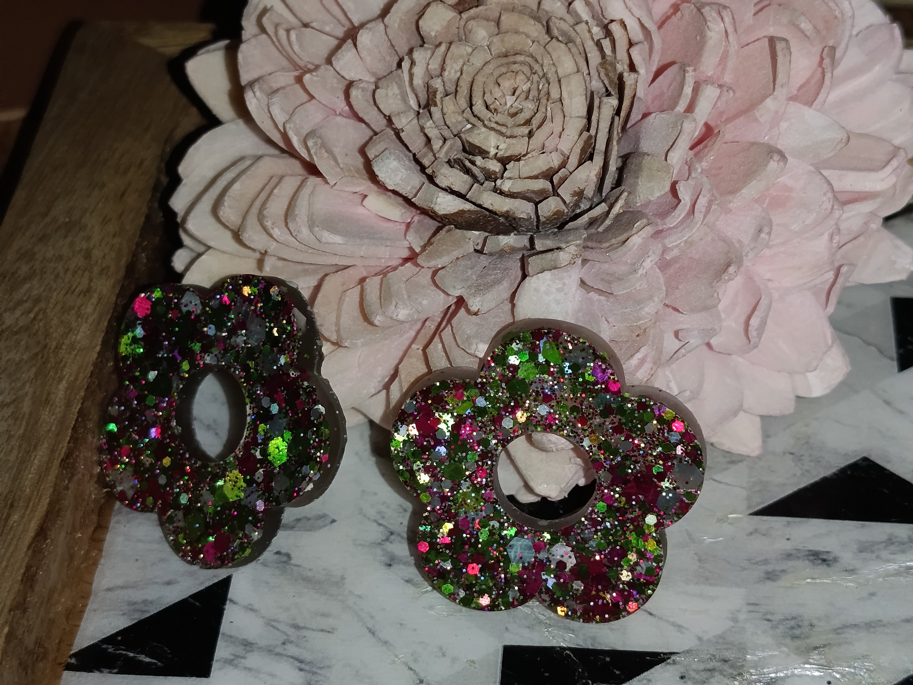Pampilles Fleur Paillettes Multicolores — Pour Créoles