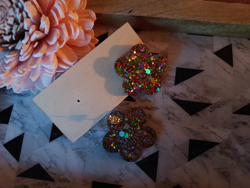 Boucles d'oreilles Puces Fleur 5 Pétales — Paillettes Multicolores