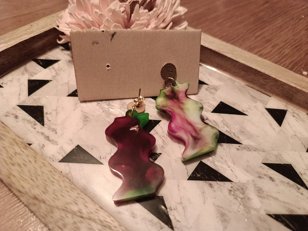 Boucles d'oreilles Vagues Marbré Rose & Vert – Pièce unique artisanale