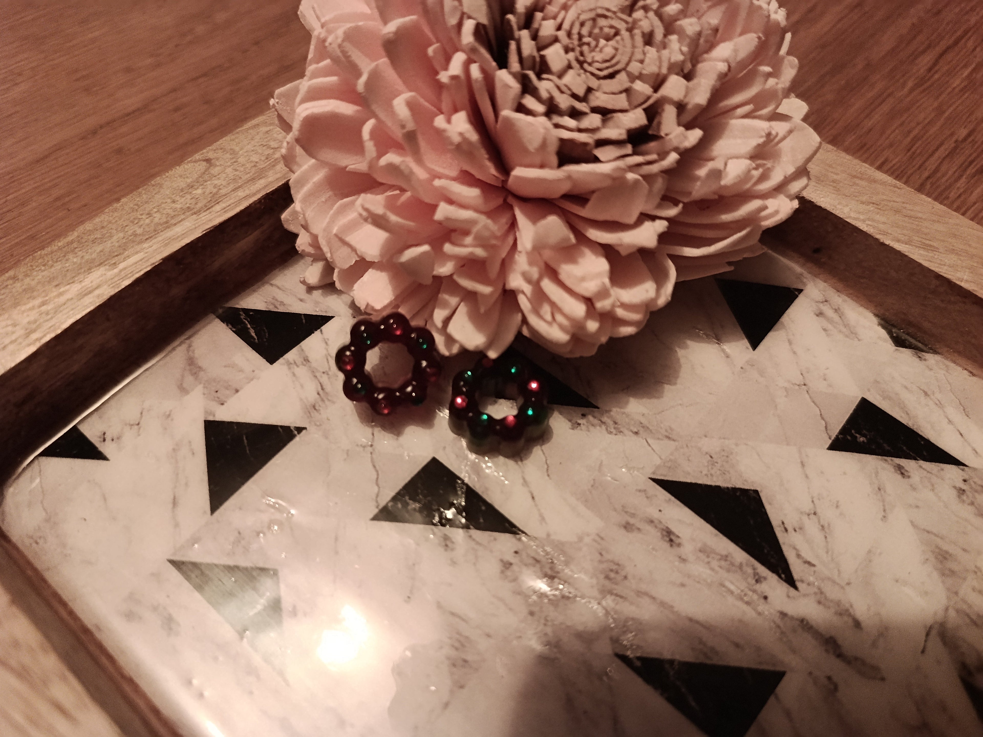 Mini Pampilles Fleur Strass Bordeaux & Vert – Accessoires créoles enfants & adultes