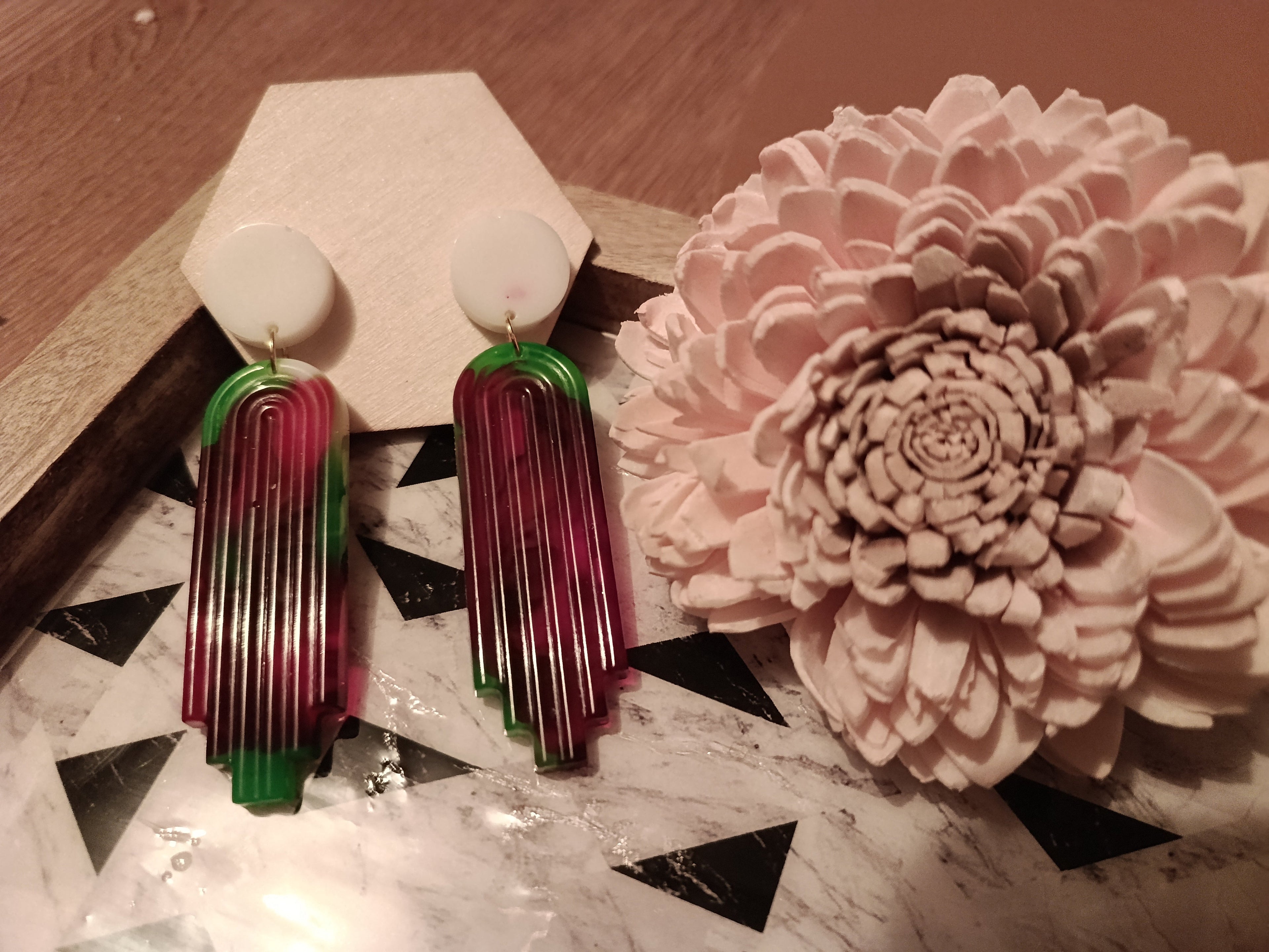 Boucles d'oreilles Art Déco Lignes Bordeaux & Vert – Pièce unique artisanale