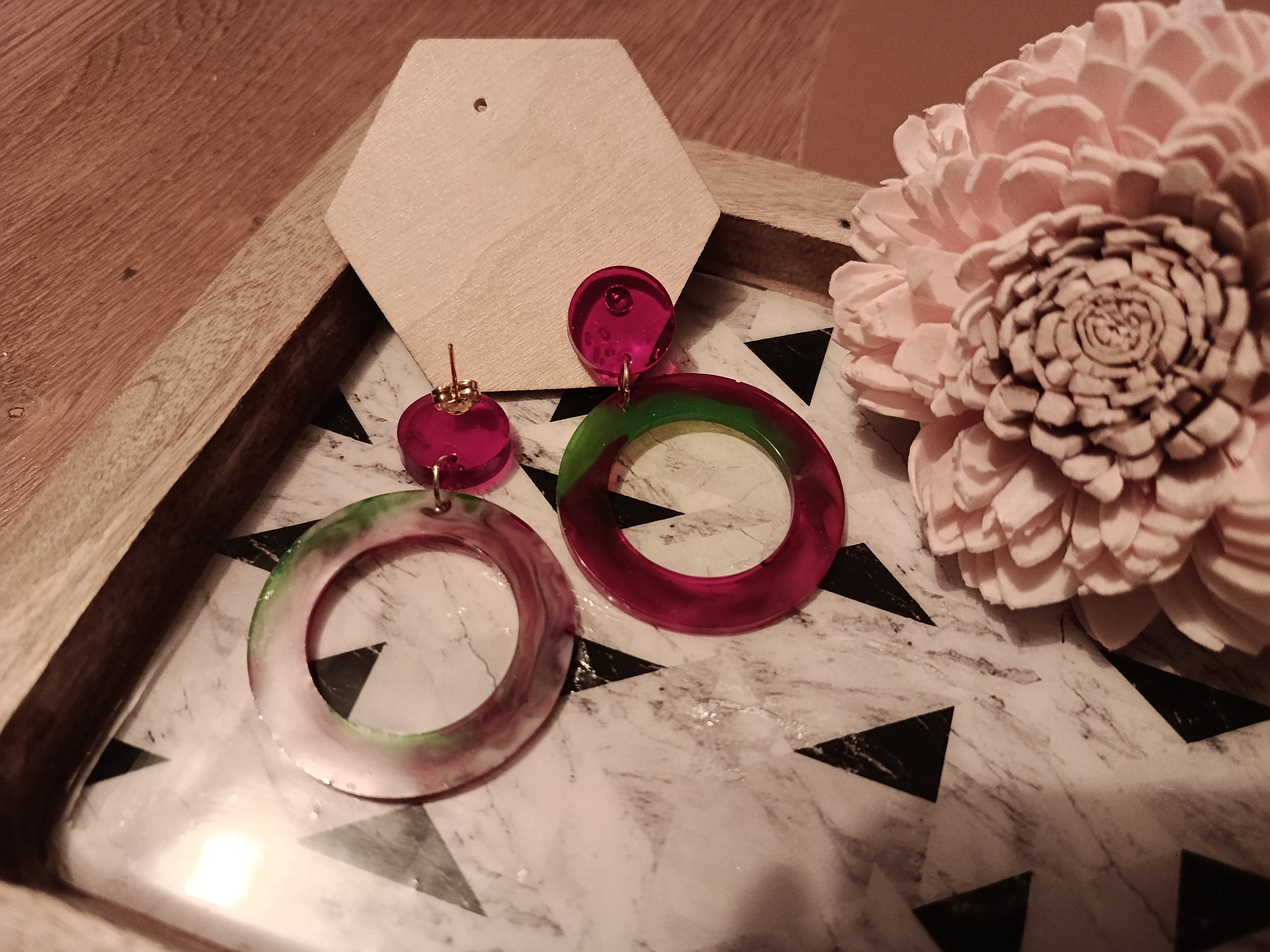 Boucles d'oreilles Créoles Bohème Bordeaux – Pièce unique artisanale